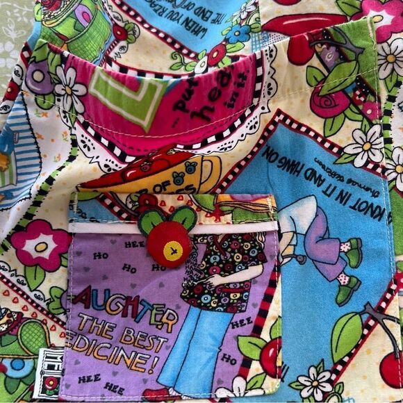 Mary Engelbreit Scrub Top with Two Front Pockets and Appliqué Cherry! Sz Small! - Picture 4 of 12